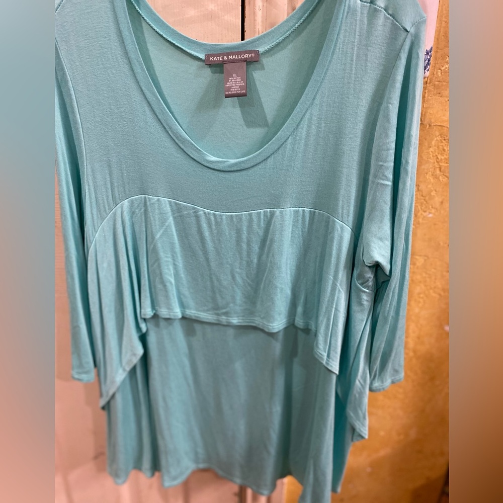 🌸Kate & Mallory Light Turquoise Top Size XL